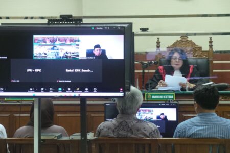 Persidangan pemotongan dana insentif ASN BPPD Sidoarjo di Pengadilan Tipikor Surabaya.