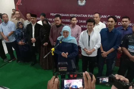 Khofifah-Emil Jalani Pemeriksaan Kesehatan di RSUD dr Soetomo foto berita jatim