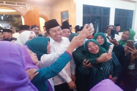 Mas Iin-Edi Widodo Daftar ke KPU Sidoarjo Diantar Koalisi Gemuk