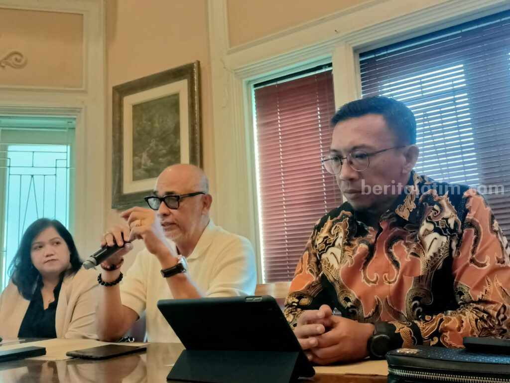 Kuasa Hukum PT Hitakara Saat Menggelar Konferensi Pers.