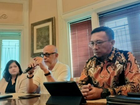 Kuasa Hukum PT Hitakara Saat Menggelar Konferensi Pers.