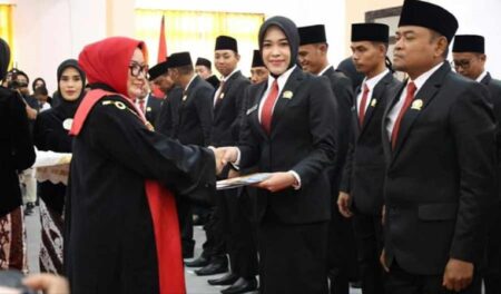 22 Anggota DPRD Sampang Merupakan Wajah Baru foto beritajatim