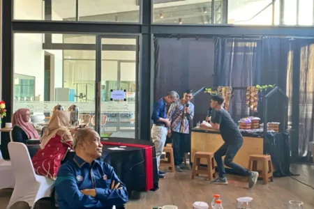Angkringan Bawaslu Tuban Sosialisasikan Pendidikan Pengawas Partisipatif Angkringan Tuban