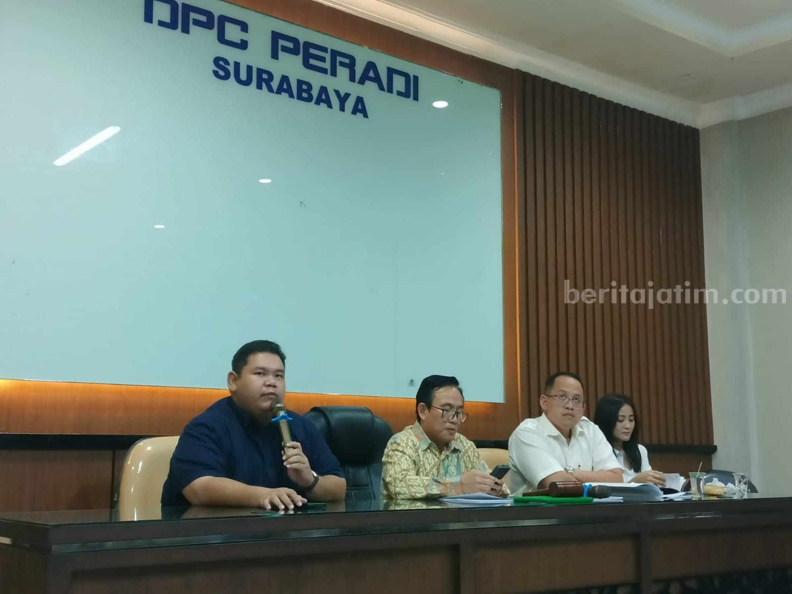 Peradi Surabaya Saat Melakukan Konpres Terkait Kasus Ronald Tannur