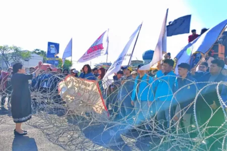 Demo DPRD Jatim