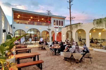 5 Rekomendasi Kafe Estetik di Sidoarjo, Mulai Tema 90-an Hingga Monochrome