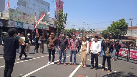 Hari Pertama Kerja 6 Legislator PDIP Jember: Temui Demo GMNI