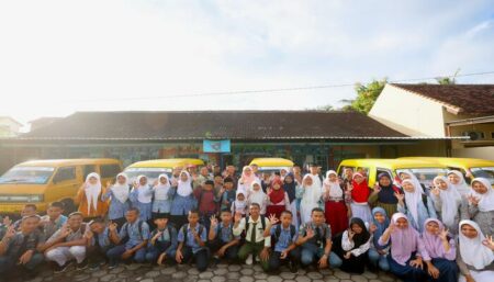 Senyum Sopir Angkot di Banyuwangi, Gratis Tapi Berkah