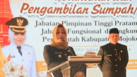 Pelantikan dan pengambilan sumpah janji jabatan ini berlangsung di Pendopo GMT Pemkab Mojokerto, Kamis (1/8/2024). [Foto: Ist]