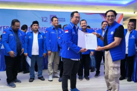 PAN Berikan SK Dukung Hergunadi-Basuki Maju Pilkada Magetan 2024 foto beritajatim