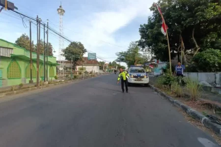 Kakek Magetan Meninggal Tertabrak Motor saat Menyeberang Jalan Tulung Kawedanan