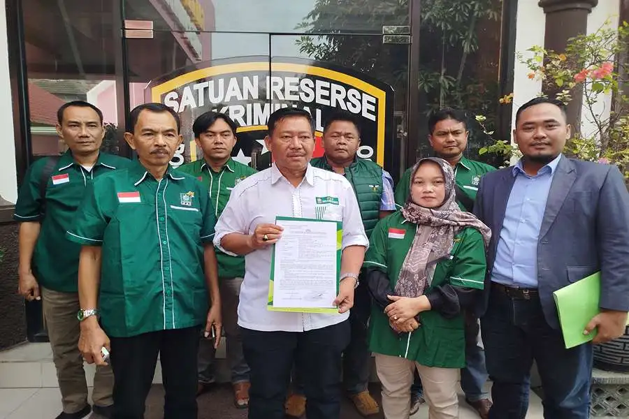 Pengurus DPC PKB Ponorogo usai melaporkan M. Lukman Edy ke Polres Ponorogo. (Foto/DPC PKB Ponorogo)