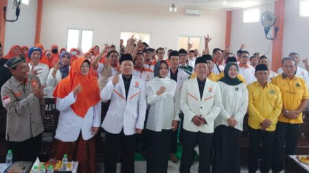Deklarasi pasangan Idola akronim dari berlangsung di kantor DPD PKS Kabupaten Mojokerto, Tambakagung, Kecamatan Puri, Kabupaten Mojokerto. [Foto : ist]
