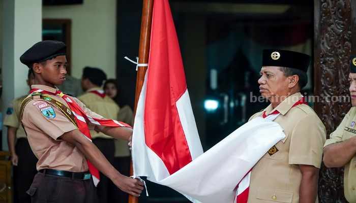 Upacara ulang janji Pramuka ke-63, di Pendopo Lokatantra, Lamongan, Selasa (13/8/2024) malam.