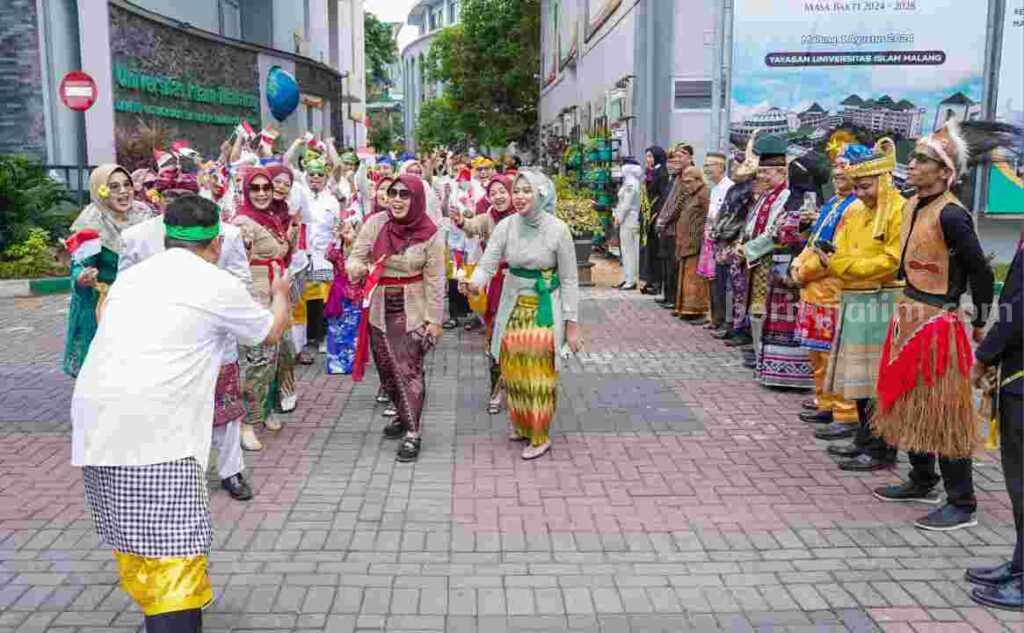 Yel Yel Baru Unisma Dikenalkan Saat Upacara 17 Agustusan