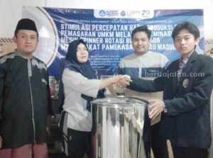 Ini Rahasia Tim Dosen UM Buka Peluang Baru UMKM di Pamekasan Diseminasi Mesin Spinner Rotasi Bulat oleh tim dosen UM (Foto: Istimewa)