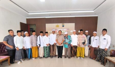 Ulama Datangi Polres Bangkalan, Berharap Pilkada Berlangsung Damai foto beritajatim