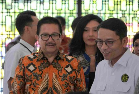 Dukung Konversi Energi, Freeport Indonesia Sumbang Puluhan Motor Listrik di Gresik