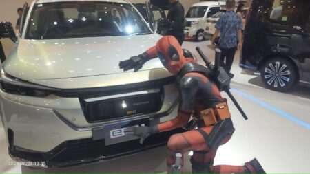 Honda menampilkan special display yakni Honda e:N1 di GIIAS Surabaya 2024.