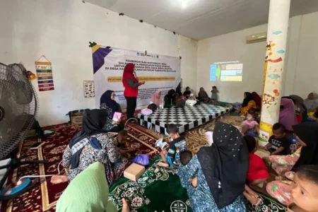 Tim FKK Unusa menggelar pengabdian masyarakat di Desa Pasreh, Kecamatan Socah, Bangkalan, Madura.