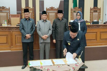 Pengesahan KUA PPAS 2025 dan KUPA-PPAS 2024 Kabupaten Pasuruan.