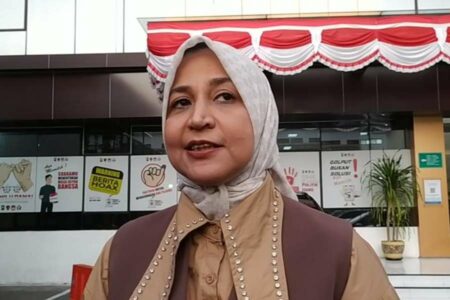 Didemo karena Isu Selewengkan Dana Covid 19, Mantan Bupati Jember: Gapapa Negara Demokrasi Mantan Bupati Jember Faida di Polda Jawa Timur