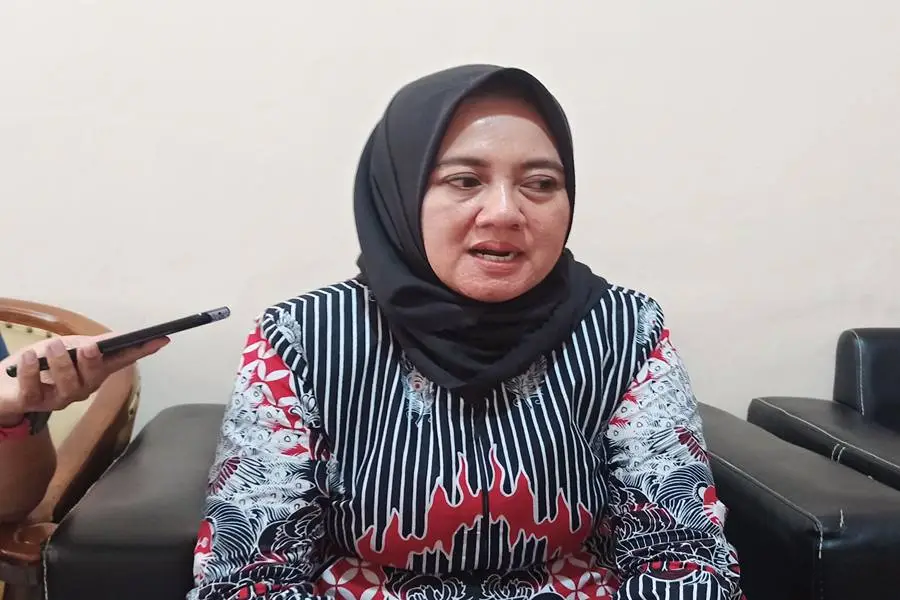 Komisioner KPU Ponorogo Khusnul Khotimah. (Foto/Endra Dwiono/Beritajatim.com)