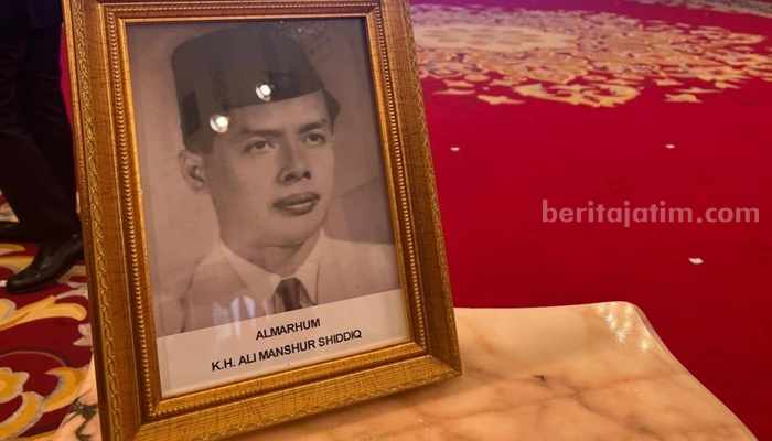 Almarhum KH. Ali Mansur Shiddiq, pencipta Selawat Badar asal Banyuwangi.