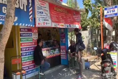 Viral Aksi Pencurian di Konter HP di Ponorogo Terekam CCTV foto beritajatim