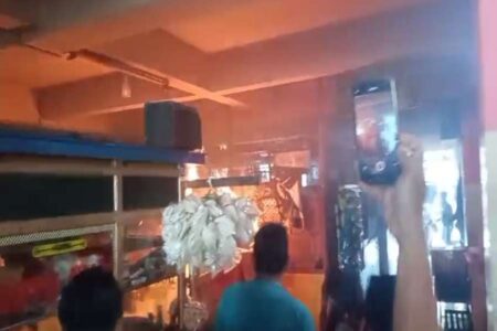 Kebakaran Ludeskan Kios Soto di Pasar Poncol Pasuruan foto beritajatim
