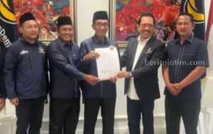 Nasdem Susul Demokrat dan Gelora Rekom KH Kholilurrahman di Pilkada Pamekasan Nasdem Susul Demokrat dan Gelora Rekom KH Kholilurrahman di Pilkada Pamekasan