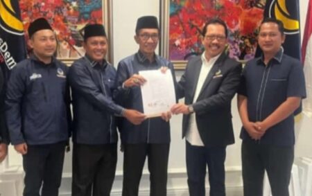 Nasdem Susul Demokrat dan Gelora Rekom KH Kholilurrahman di Pilkada Pamekasan Nasdem Susul Demokrat dan Gelora Rekom KH Kholilurrahman di Pilkada Pamekasan