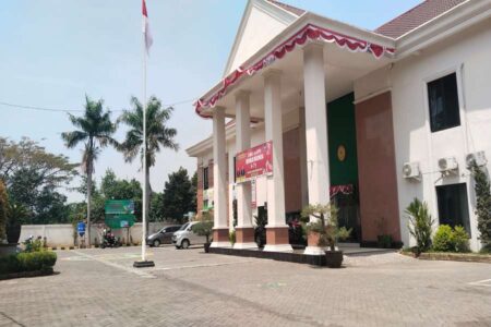 Jadi Tersangka Perzinaan, Wanita Gempol Gugat Cerai Suami Pegawai BUMN