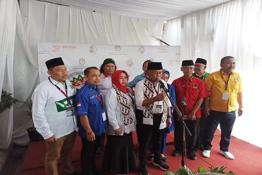 Sugiri Sancoko-Lisdyarita bersama dengan pimpinan parpol pengusung di Pilkada 2024.(Foto/Endra Dwiono/Beritajatim.com)