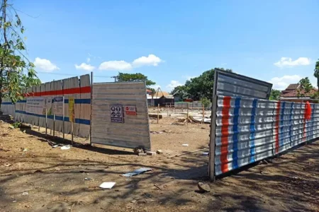 Lokasi panggung ekraf yang berada di barat Stadion Batoro Katong. (Foto/Endra Dwiono/Beritajatim.com)