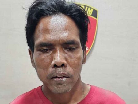 Masuk Daftar DPO, Warga Benjeng Gresik Spesialis Bobol Rumah Diamankan Polisi Foto pelaku spesialis bobol rumah diamankan polisi.