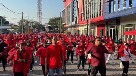 PDIP Surabaya Panaskan Mesin Jelang Pilkada, Senam Sicita Dihadiri Ribuan Warga