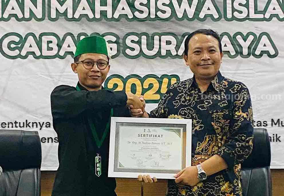 HMI Surabaya di bawah kepemimpinan Azam Purwoaji.
