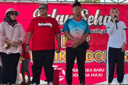 PDI Perjuangan Kota Kediri Kenalkan Mbak Vinanda-Gus Qowim ke Ribuan Kader Banteng