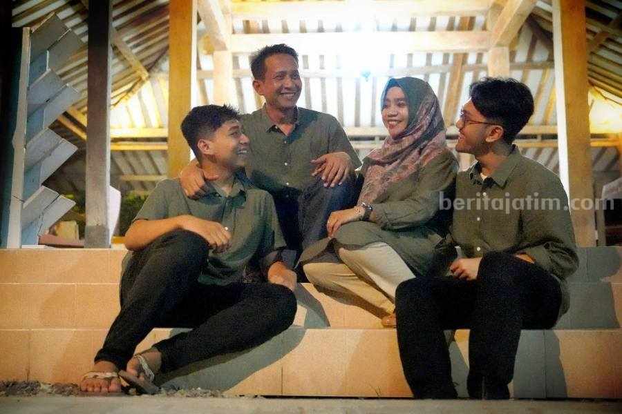 Momen Setyo Wahono foto bersama keluarganya/istimewa.