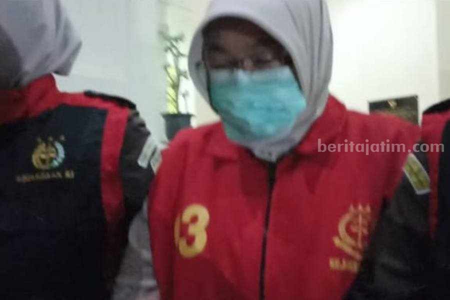 Salah satu tersangka baru kasus dugaan korupsi mobil siaga desa Bojonegoro.