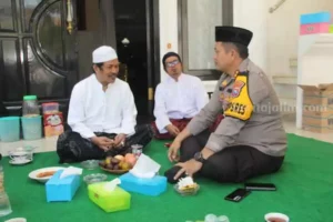 Cooling System Jelang Pilkada, Kapolres Sumenep Kunjungi Ponpes ‘Aqidah Usymuni Tarate’ foto berita jatim