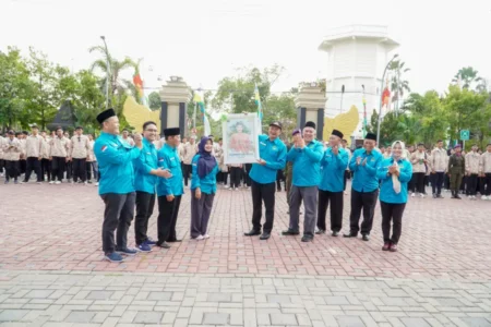 Berangkatkan Mahasiswa KKN Unisla, Ini Pesan Bupati Lamongan foto berita jatim