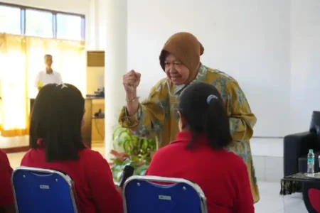 Mensos Beri Dukungan dan Solusi kepada Korban Perdagangan Orang di NTT foto berita jatim