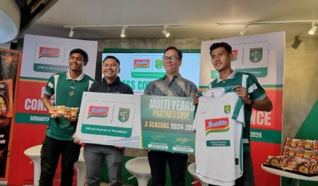Persebaya Surabaya bersama tim Indofood menandatangani kontrak tiga musim ke depan.