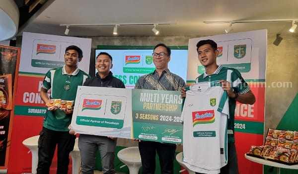 Persebaya Surabaya bersama tim Indofood menandatangani kontrak tiga musim ke depan.