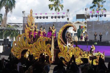 Defile Wayang Awali Grand Carnival JFC
