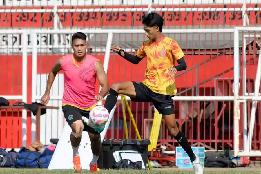 Persiapan pertandingan Arema FC vs Dewa United, Senin (12/8/2024). (Foto: Winanto/Beritajatim.com)