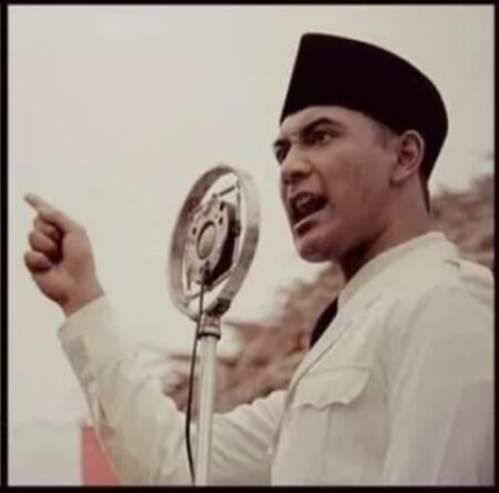 Ario Bayu saat memerankan Film Soekarno.