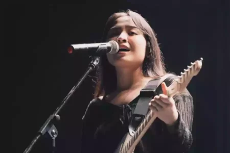 Potret Bernadya, penyanyi yang cetak 2 rekor di Spotify. (Instagram/bernadyaaribka)